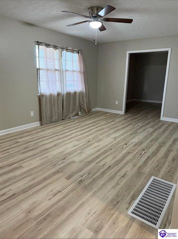 101 Amanda Court, Radcliff, KY 42701