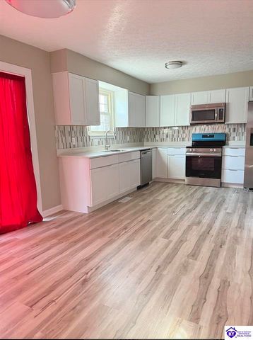 101 Amanda Court, Radcliff, KY 42701