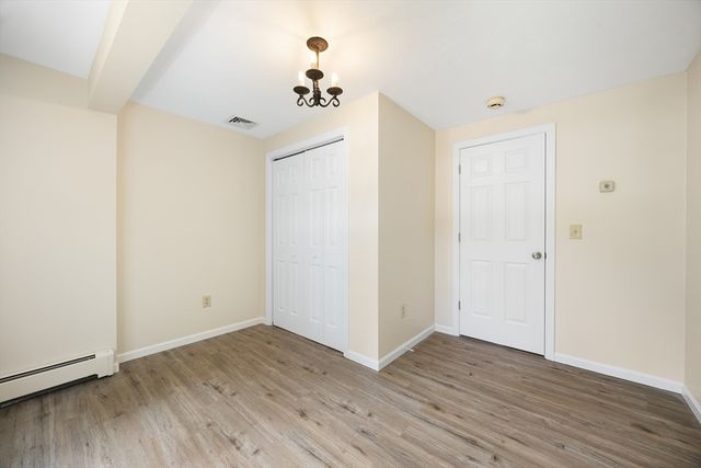 140 Paradise Ln, Sturbridge, MA 01518
