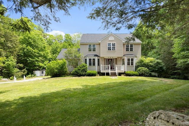 140 Paradise Ln, Sturbridge, MA 01518