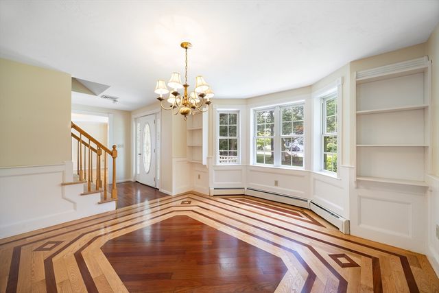 140 Paradise Ln, Sturbridge, MA 01518