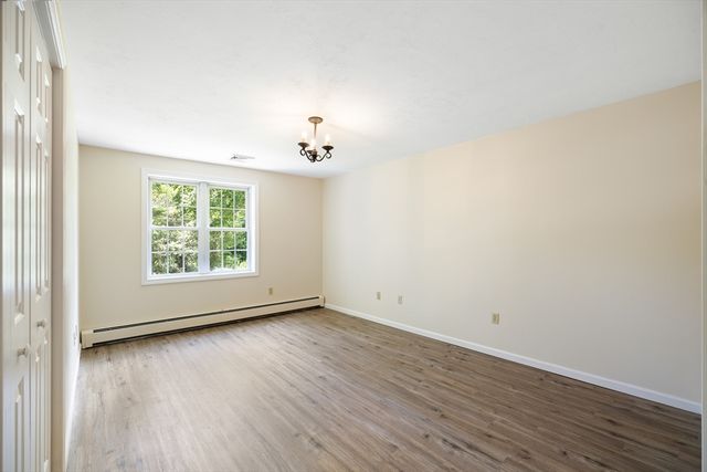 140 Paradise Ln, Sturbridge, MA 01518