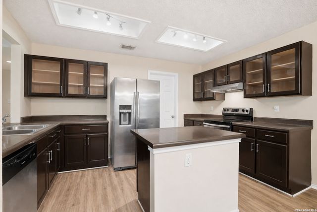 8118 Stagwood, San Antonio, TX 78254