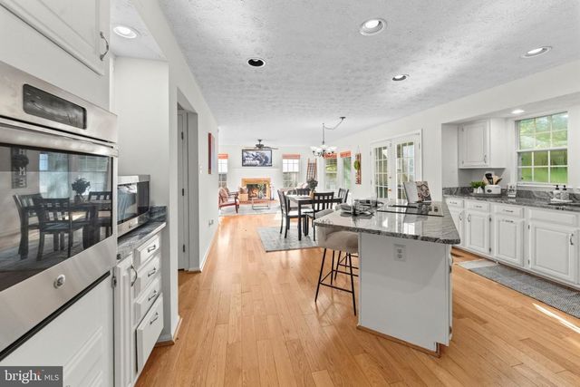 6885 CARAVAN CT, Columbia, MD 21044