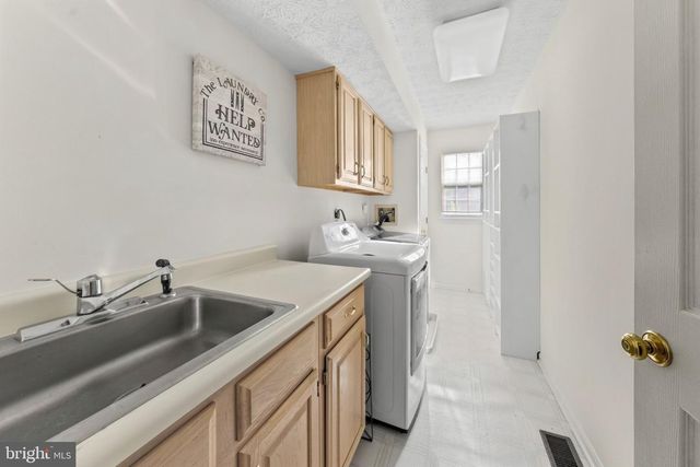 6885 CARAVAN CT, Columbia, MD 21044