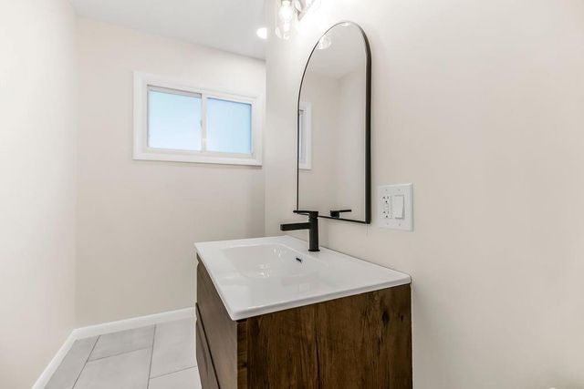 9500 Buena Vista Street, Overland Park, KS 66207