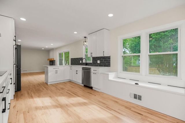 9500 Buena Vista Street, Overland Park, KS 66207