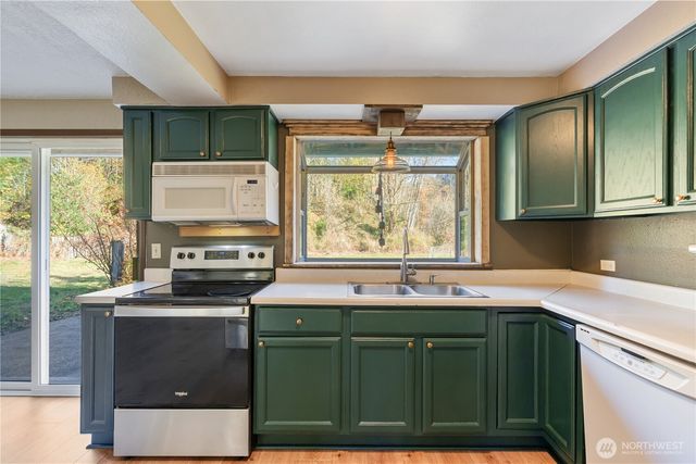 124 Highland Valley Road, Morton, WA 98356