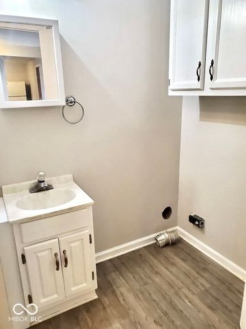 1121 E 5th Street, Greenfield, IN 46140