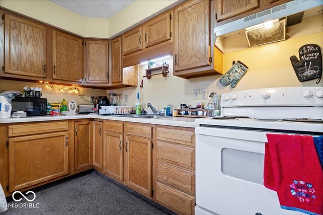 1121 E 5th Street, Greenfield, IN 46140