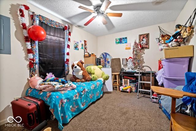 1121 E 5th Street, Greenfield, IN 46140