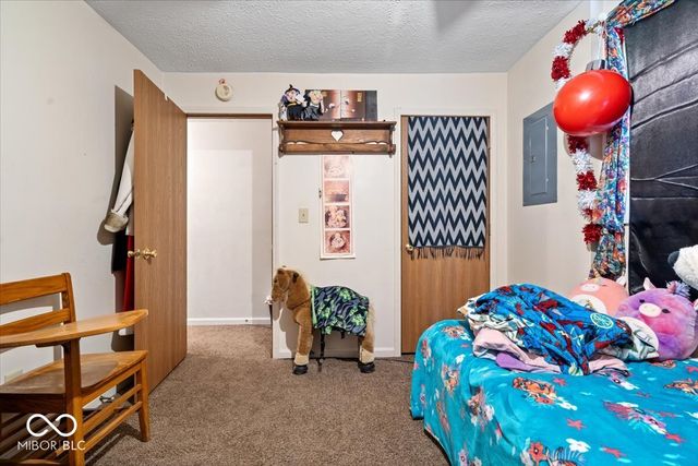 1121 E 5th Street, Greenfield, IN 46140