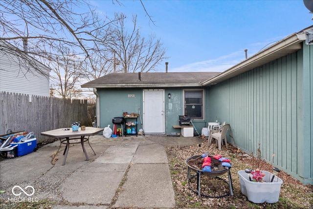 1121 E 5th Street, Greenfield, IN 46140