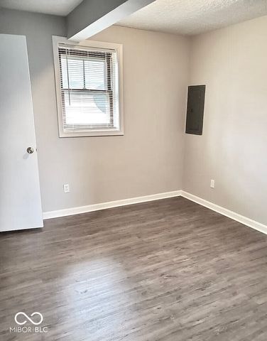 1121 E 5th Street, Greenfield, IN 46140