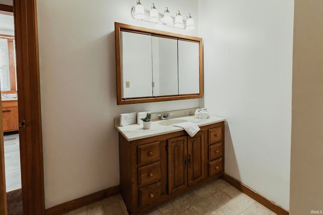 716 Waggoner Avenue, Evansville, IN 47713