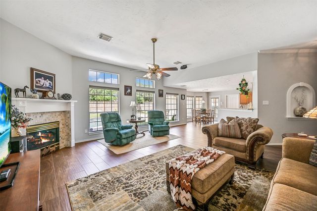 1007 Sable Drive, Friendswood, TX 77546