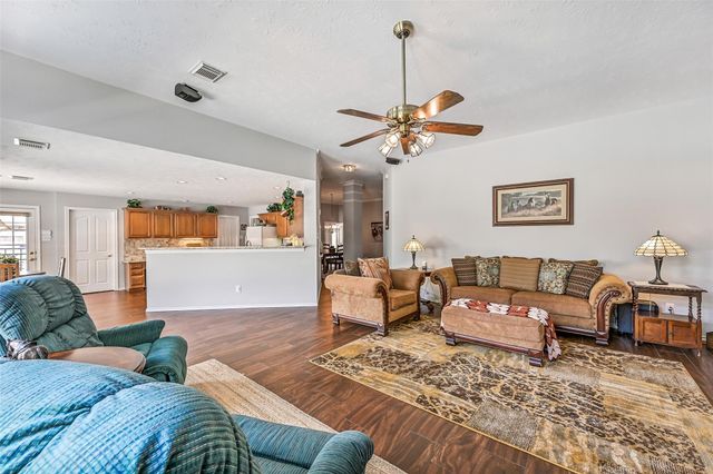 1007 Sable Drive, Friendswood, TX 77546
