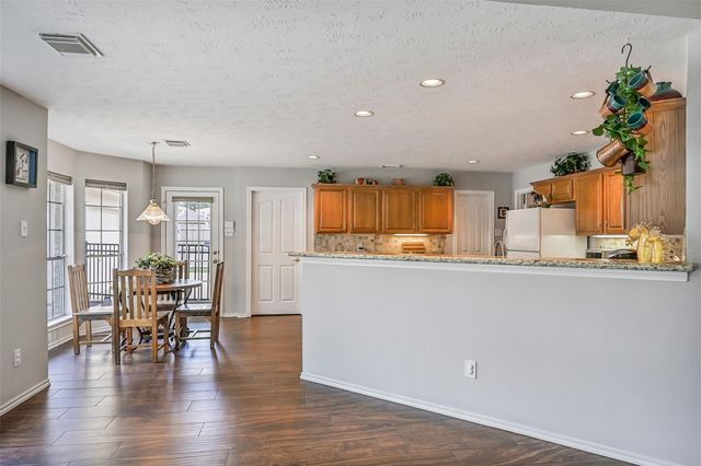 1007 Sable Drive, Friendswood, TX 77546