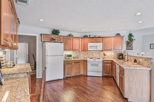 1007 Sable Drive, Friendswood, TX 77546