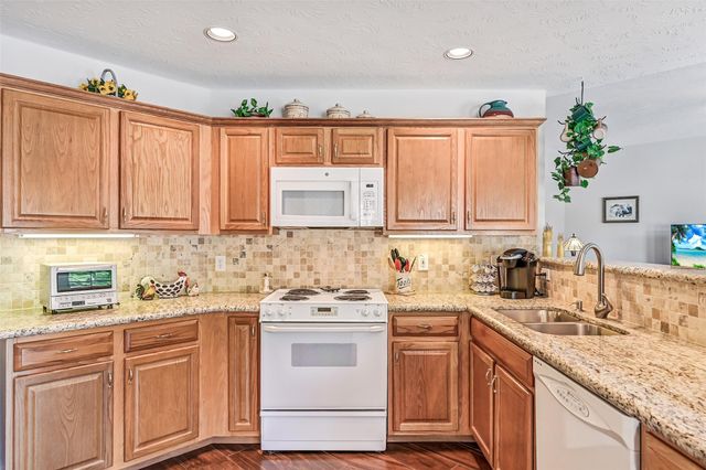 1007 Sable Drive, Friendswood, TX 77546