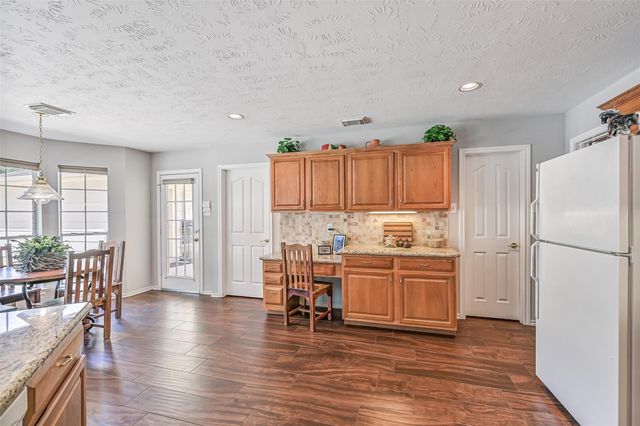 1007 Sable Drive, Friendswood, TX 77546