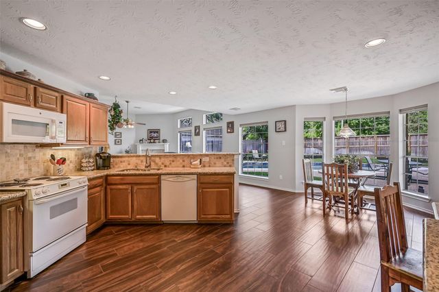 1007 Sable Drive, Friendswood, TX 77546