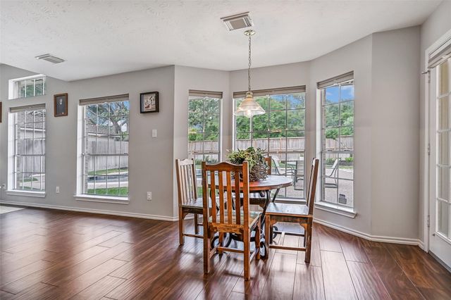 1007 Sable Drive, Friendswood, TX 77546