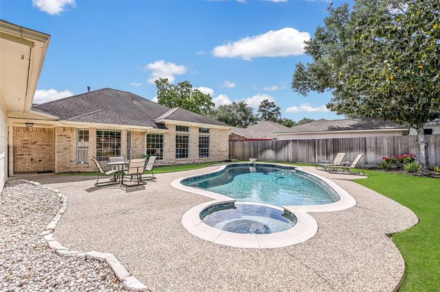 1007 Sable Drive, Friendswood, TX 77546