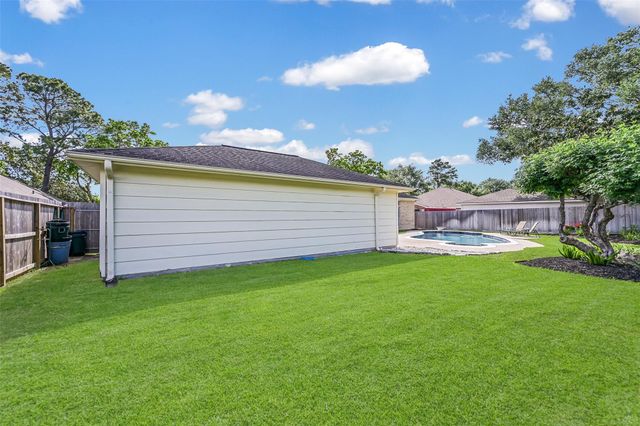 1007 Sable Drive, Friendswood, TX 77546