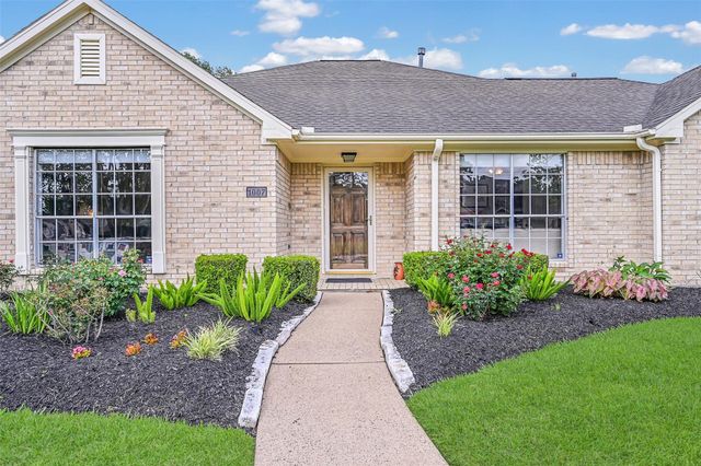 1007 Sable Drive, Friendswood, TX 77546