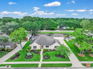 1007 Sable Drive, Friendswood, TX 77546