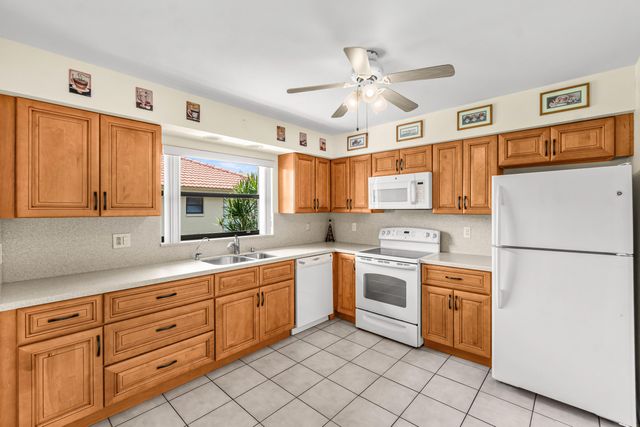 4625 Rosewood Tree Court A, Boynton Beach, FL 33436