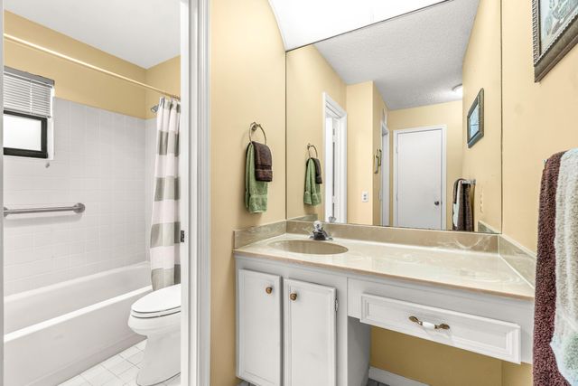 4625 Rosewood Tree Court A, Boynton Beach, FL 33436