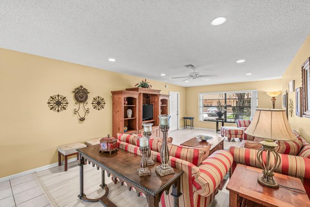 4625 Rosewood Tree Court A, Boynton Beach, FL 33436