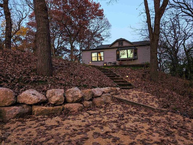 10168 N Edgewood Shores Road, Edgerton, WI 53534