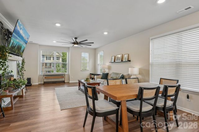 10122 Hemingway Place, Charlotte, NC 28227