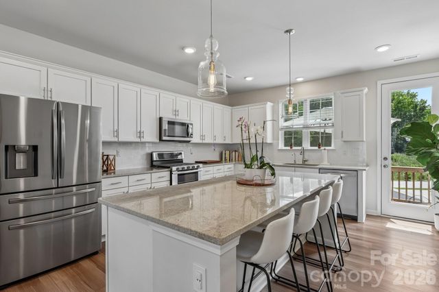 10122 Hemingway Place, Charlotte, NC 28227