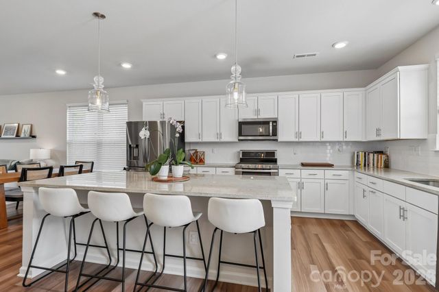 10122 Hemingway Place, Charlotte, NC 28227