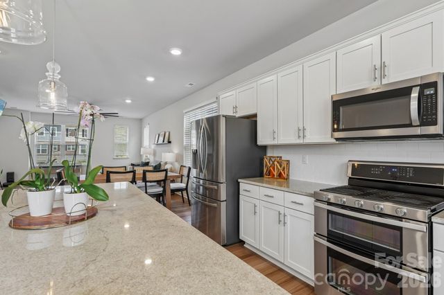 10122 Hemingway Place, Charlotte, NC 28227