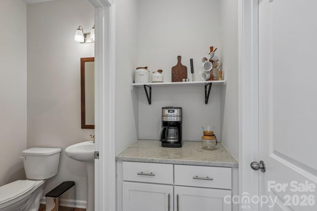 10122 Hemingway Place, Charlotte, NC 28227