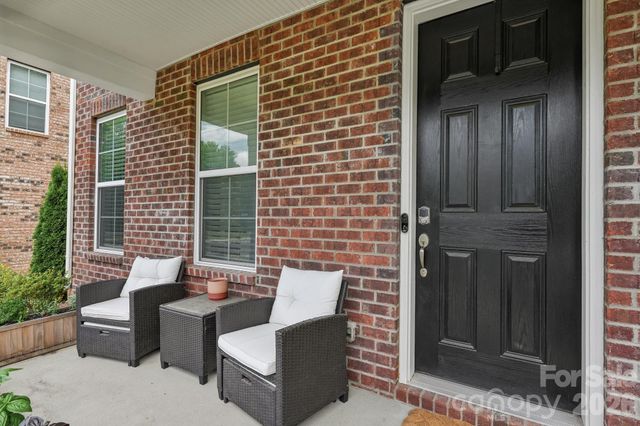 10122 Hemingway Place, Charlotte, NC 28227