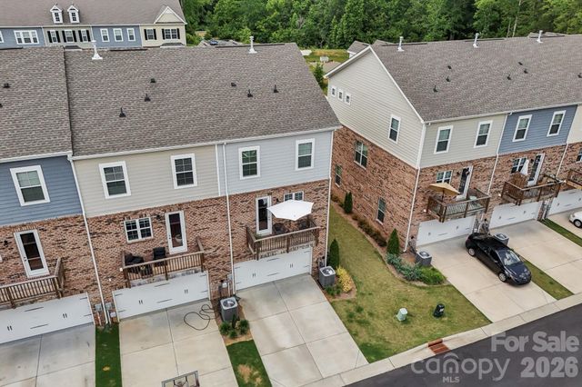 10122 Hemingway Place, Charlotte, NC 28227