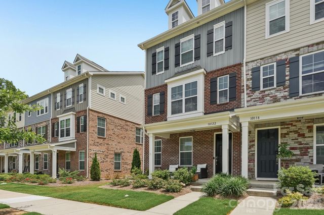 10122 Hemingway Place, Charlotte, NC 28227
