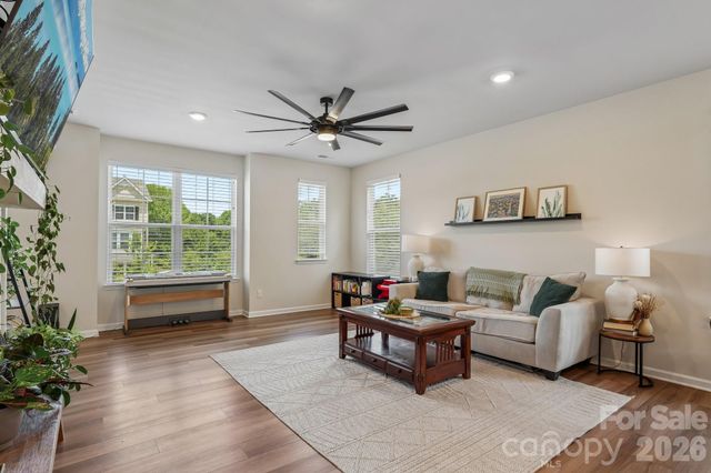 10122 Hemingway Place, Charlotte, NC 28227
