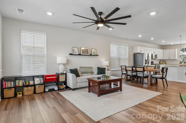 10122 Hemingway Place, Charlotte, NC 28227
