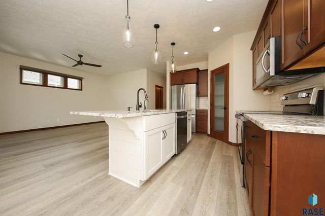 5408 E 65th St Street, Sioux Falls, SD 57108