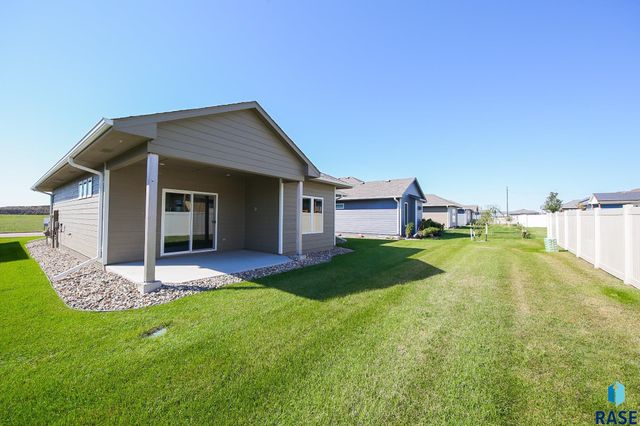 5408 E 65th St Street, Sioux Falls, SD 57108