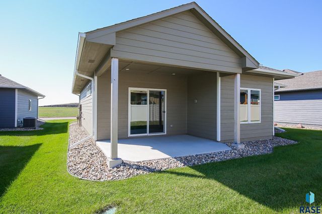 5408 E 65th St Street, Sioux Falls, SD 57108