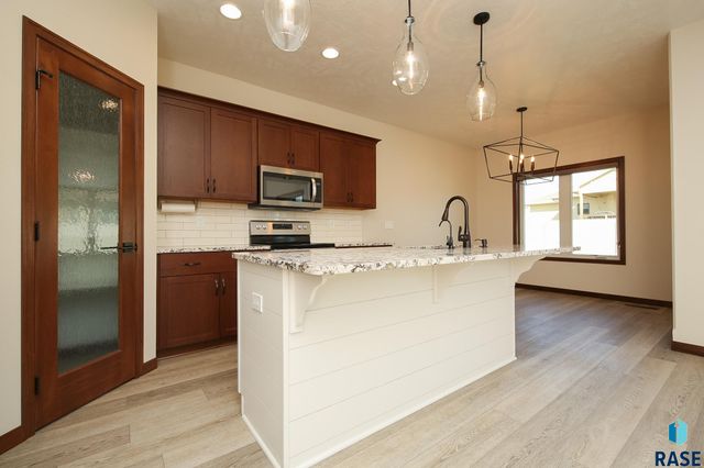 5408 E 65th St Street, Sioux Falls, SD 57108