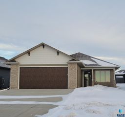 5408 E 65th St Street, Sioux Falls, SD 57108